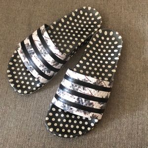 Adidas Adilette Slide Sandal Size 7
